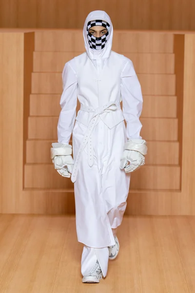 Look 66